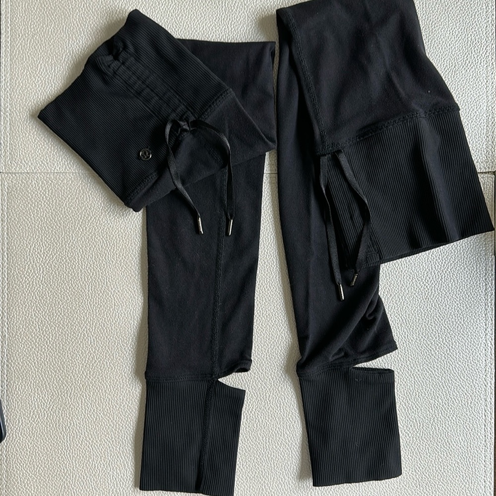 Lululemon over-knee leg warmers black
